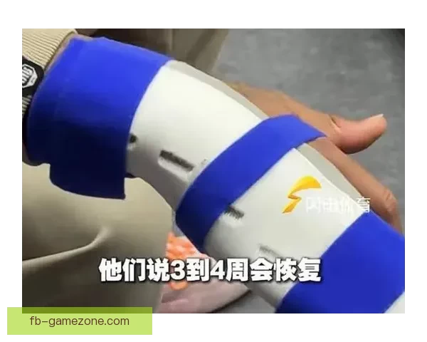 马克西手指更换新固定护具恢复进展良好预计下周初接受伤情重新评估